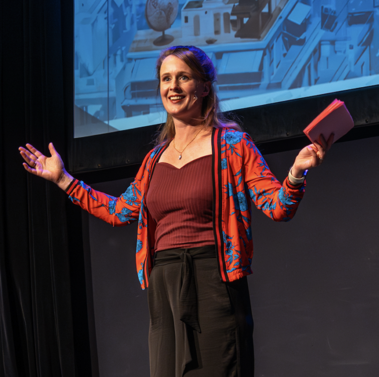 Dagvoorzitter Moderator Femke Vernij